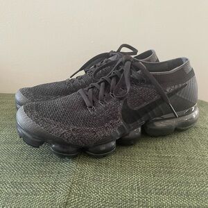 Women’s Nike Air Vapormax Triple Black. Size 10, like new. Worn once.